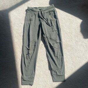 Athleta Trekkie North High Rise Jogger Size 0